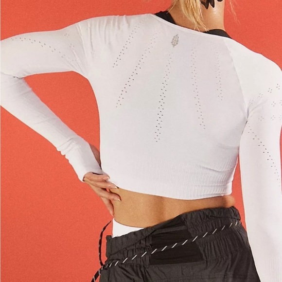 Free People Good Karma Crop Long Sleeve Layer Top In White Size-M/L NWOT - Picture 5 of 16